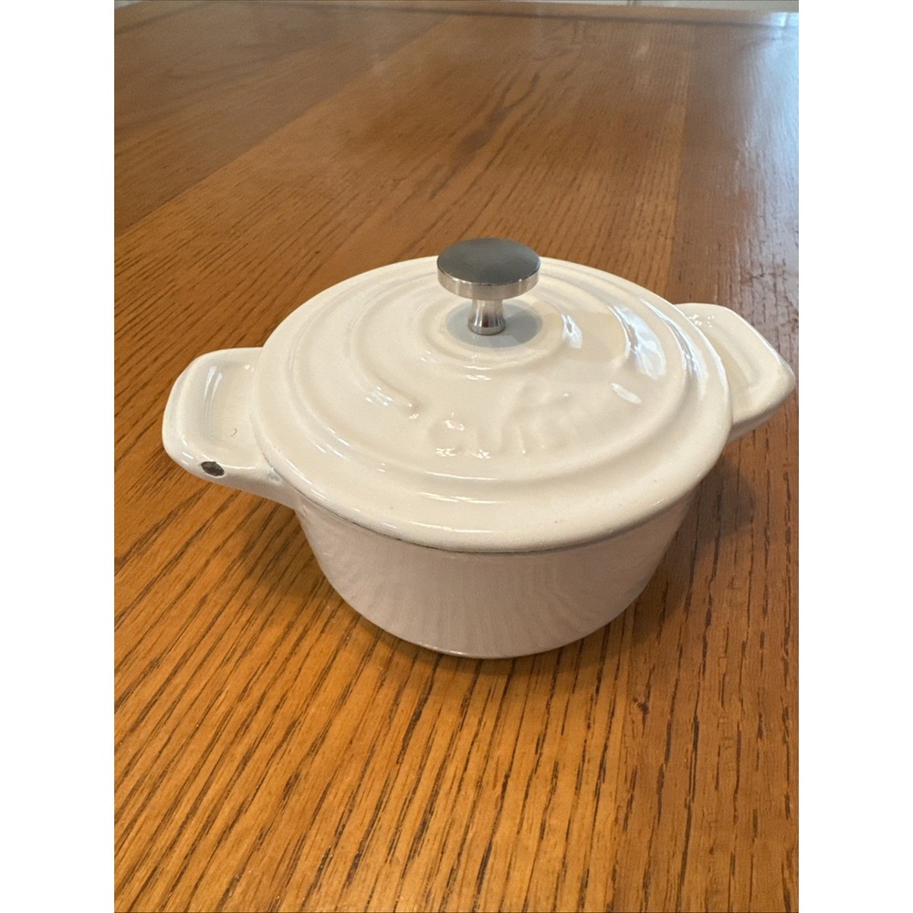 Mini Cocotte Meringue  Cast Iron‎ White With Lids 5.5" W 3" Tall